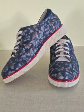 BeautiFeel navy blue leather low-top sneakers
